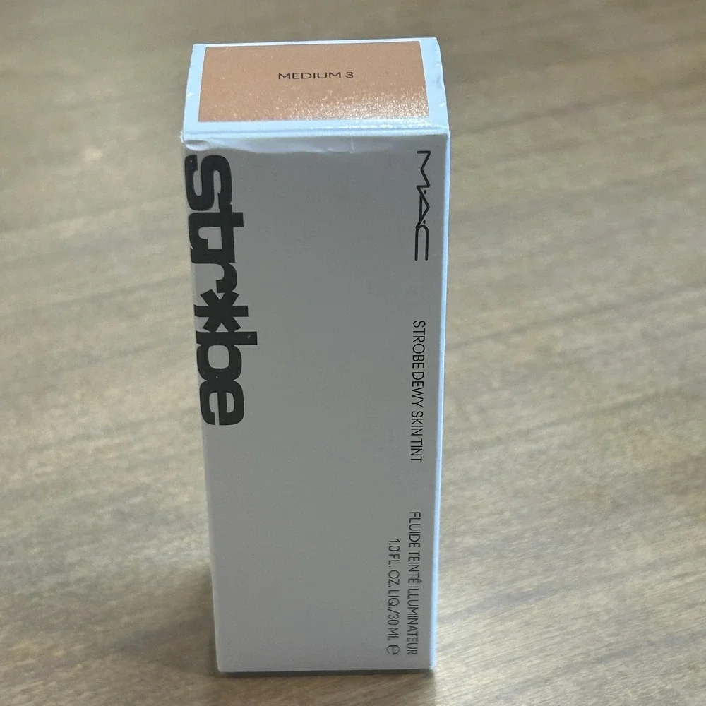 MAC Strobe Dewy Skin Tint Medium 3 1oz 30ml Tinted Moisturizer Dewy Women